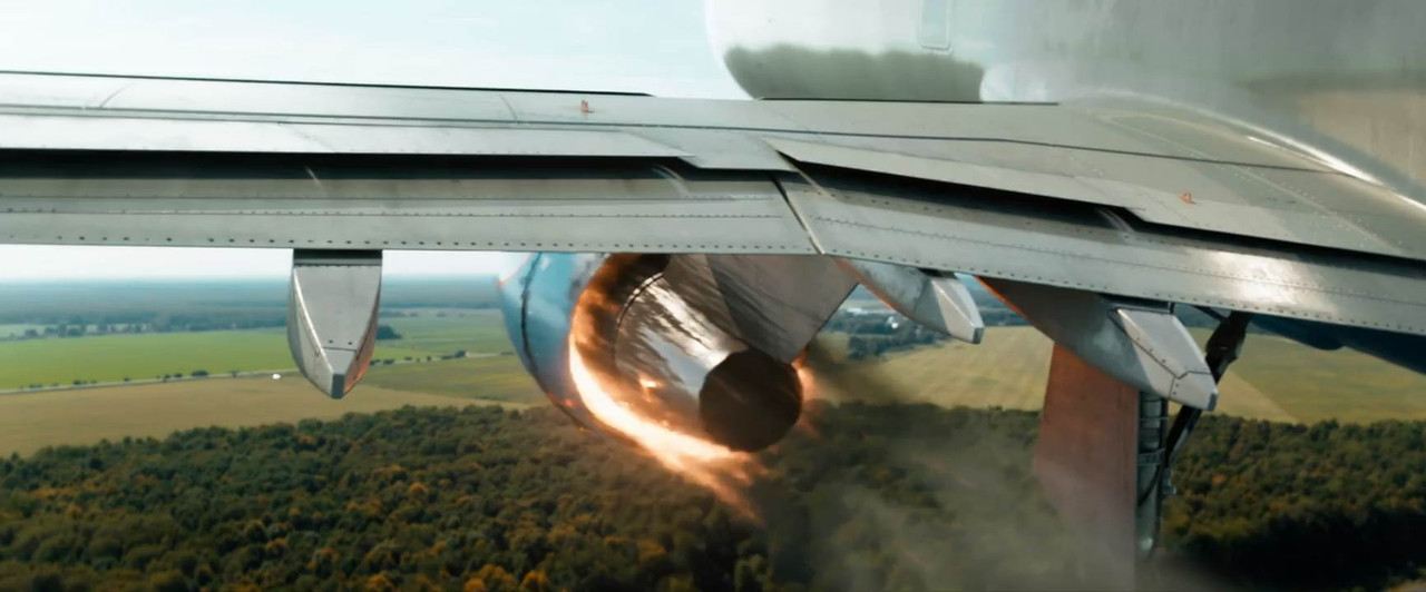 Emergency Landing 2023 WebRip [Hindi] 480p, 720p ESub Screenshot