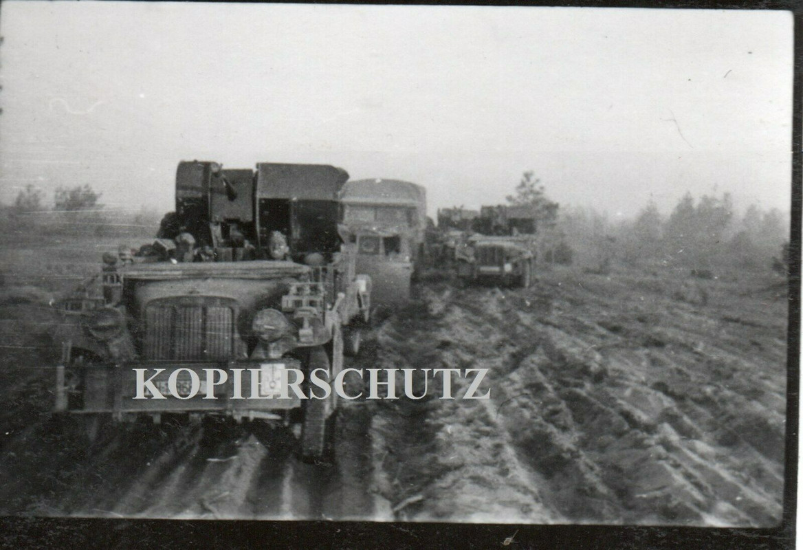 Litauen 1941 Vorm. SDkfz PKW LKW Halbkette Flak Geschütz Kanone Soldat