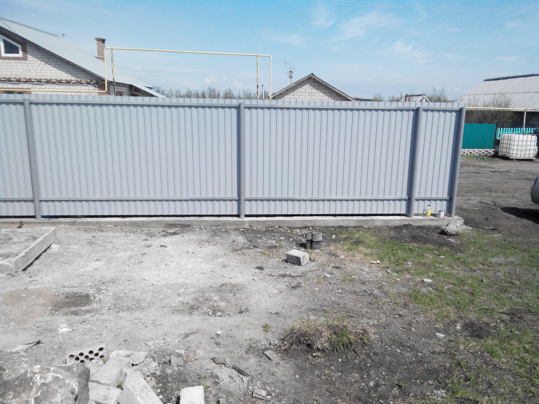 Забор в Нижних Сергах