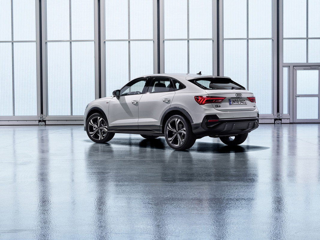 2020 Audi Q3 Sportback (41)