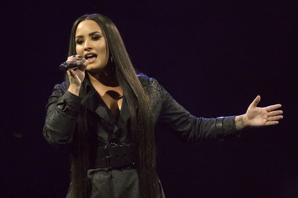 demi-lovato-performs-at-sse-hydro-arena-in-glasgow-06-13-2018-8