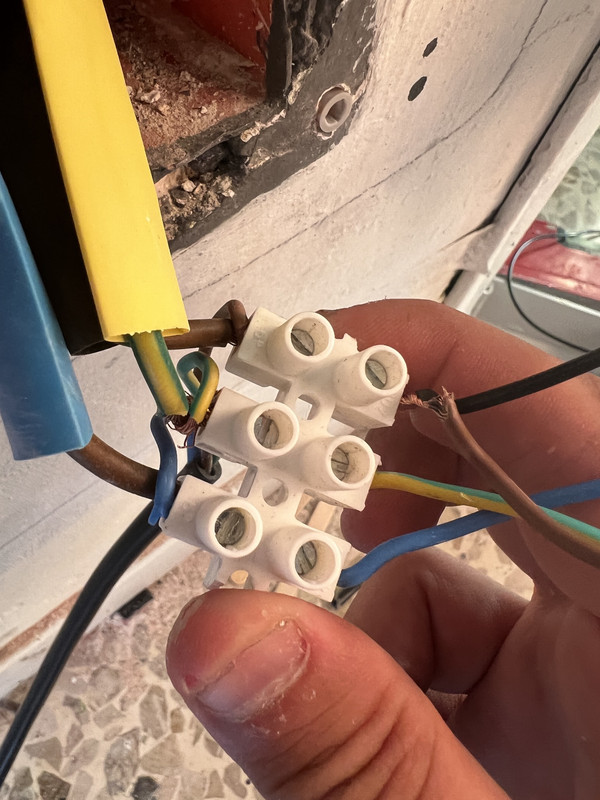 3D775FF4-974D-4F44-9FEB-37B8302B91CD