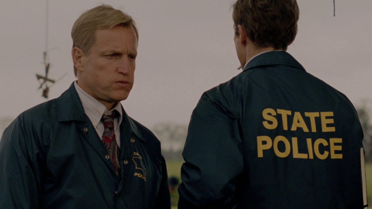 True.Detective.S01E01.La.lunga.luminosa.oscurita.1080p.BDRip.ITA.ENG.x264-BlackBit[screenshot 5]