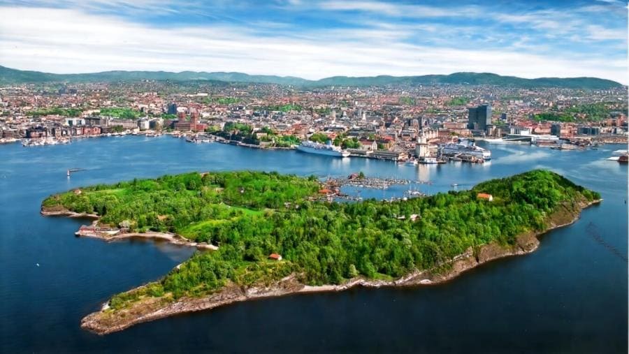 Остров Ховедёйа (Hovedøya) в 10 минутах от центра Осло Остров Ховедёйа (Hovedøya) в 10 минутах от центра Осло