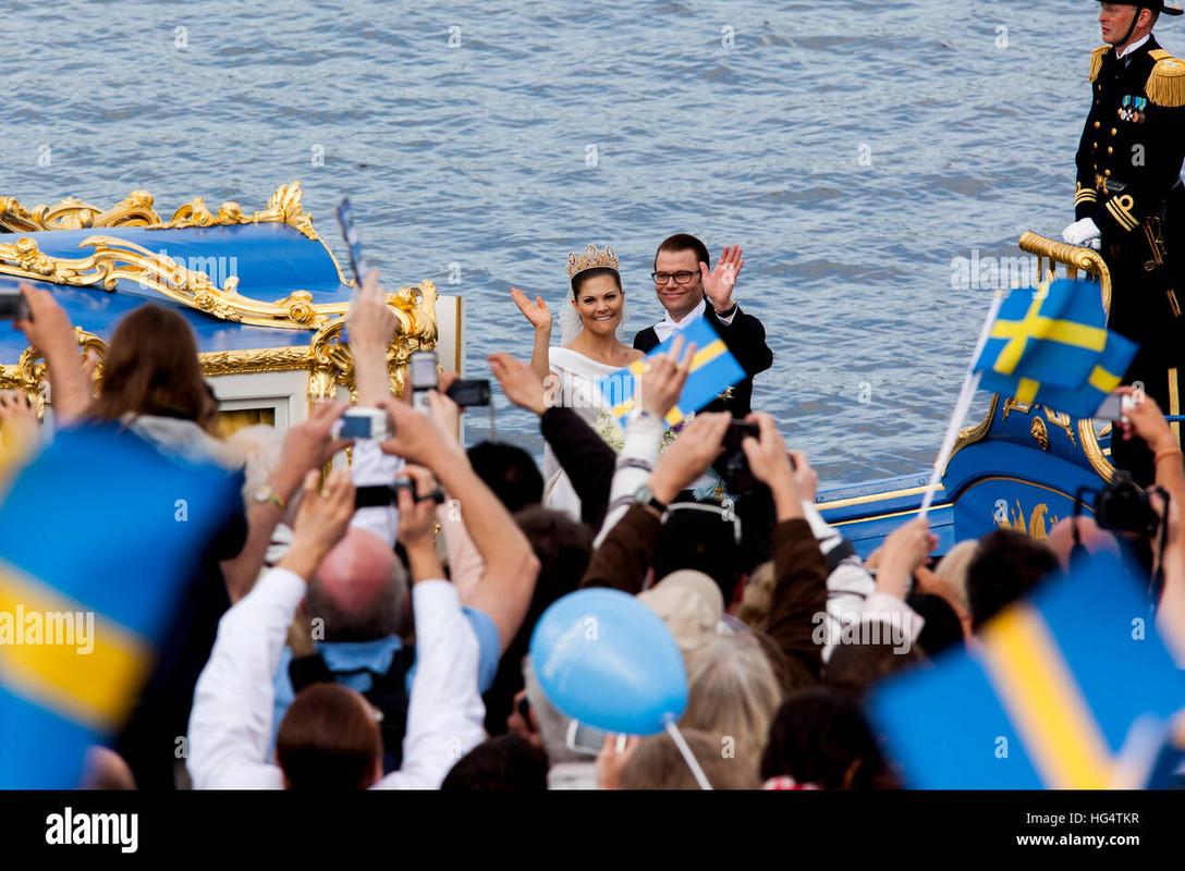 crown-princess-victoria-and-prince-daniel-arrive-at-the-royal-palace-HG4TKR