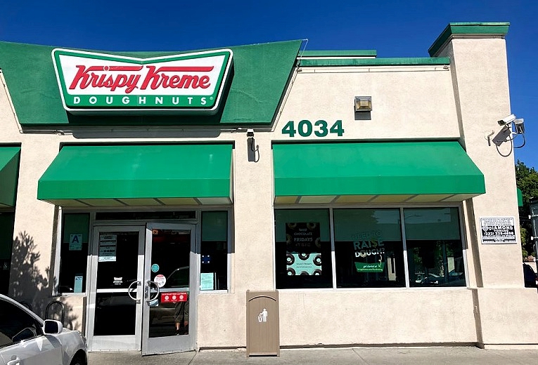 NAKED-GUN-KRISPY-KREME-1-FOTOR.jpg