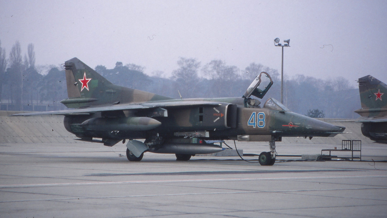 559 APIB Mig-27K 48 Blue_76802630205_2