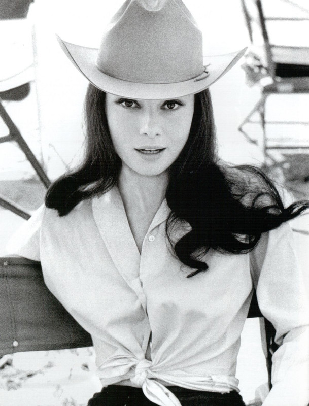 Audrey Hepburn mf86