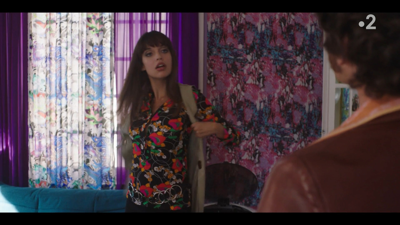 2022-05-13_21_10_Fr2_Les-petits-meurtres-d-Agatha-Christie-70-s_3x2_La-chambre-noire.mp4_snapshot_17