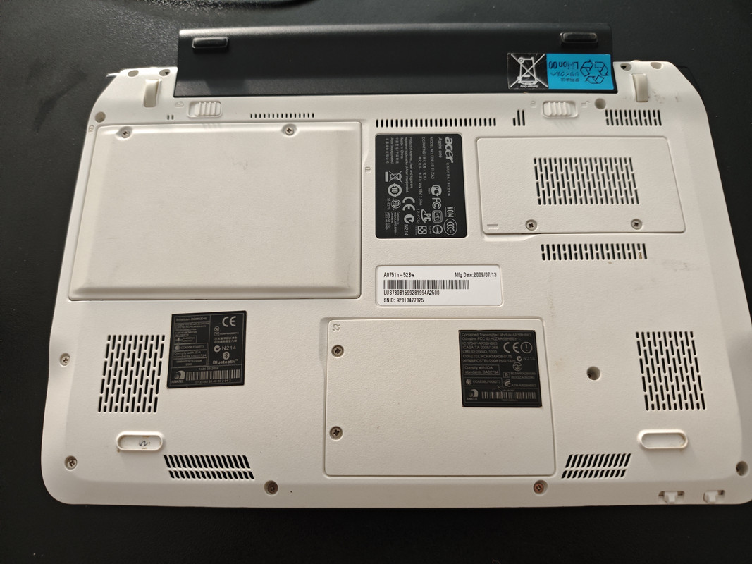 Acer Aspire One ZA3 (4)