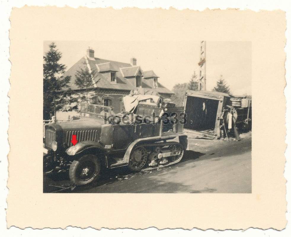 Foto Peronne französische UNIC Panzer Halbkette 