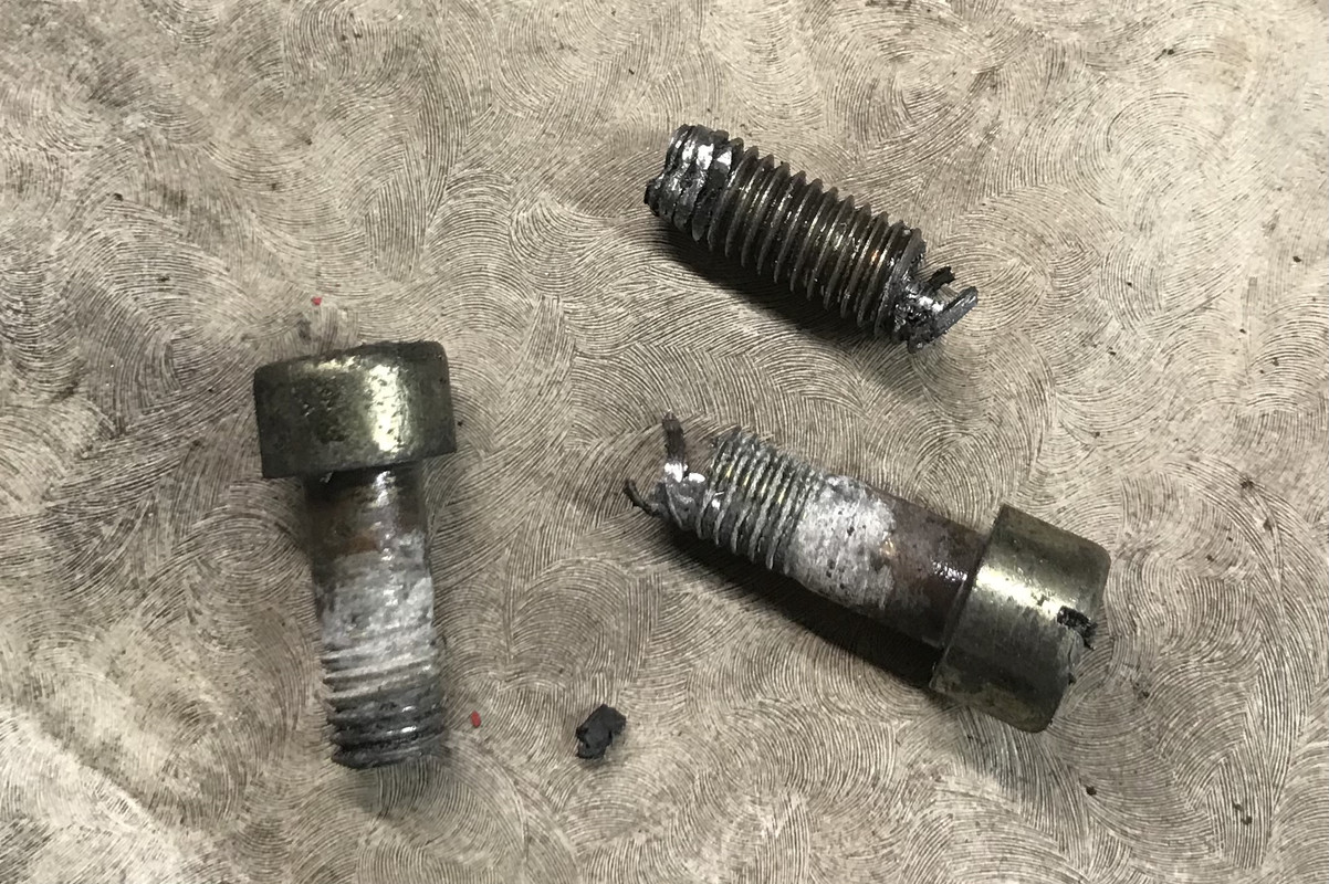 E05BEF81-C10E-4D93-B1B8-E10BDECCD1F0