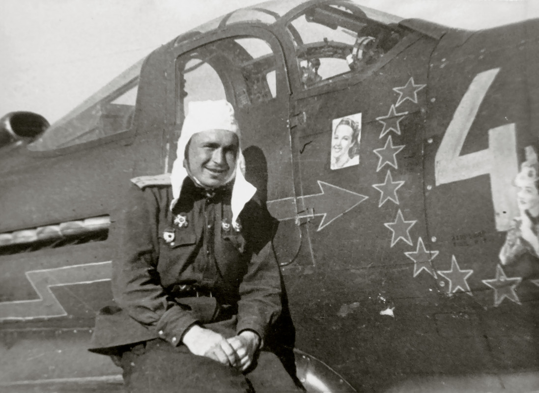 Bell-P-39-Airacobra-69GvIAP-304IAD-46-Nikolai-Ivanovich-Proshenkov-Ukrainian-Front-1944-01