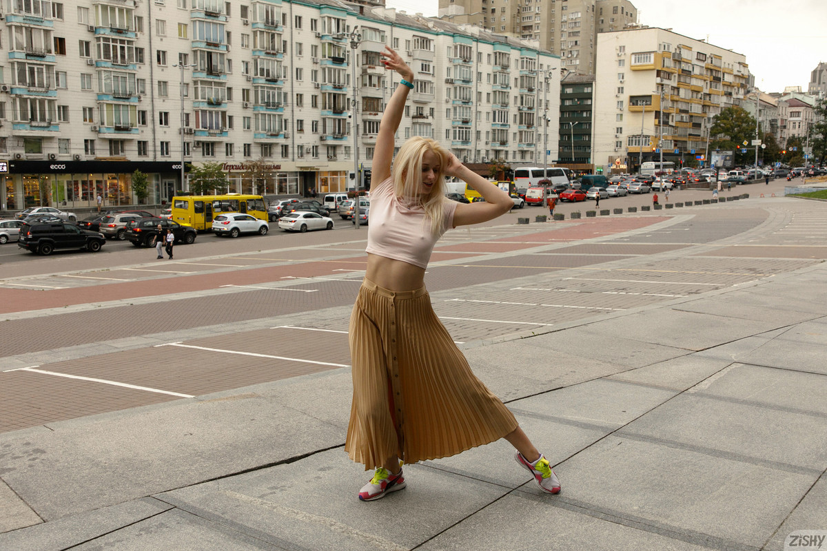 full_026_44012214542334