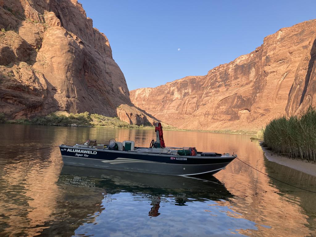 EDBEEDFA 6163 443F 9172 5376B5A7ACE0