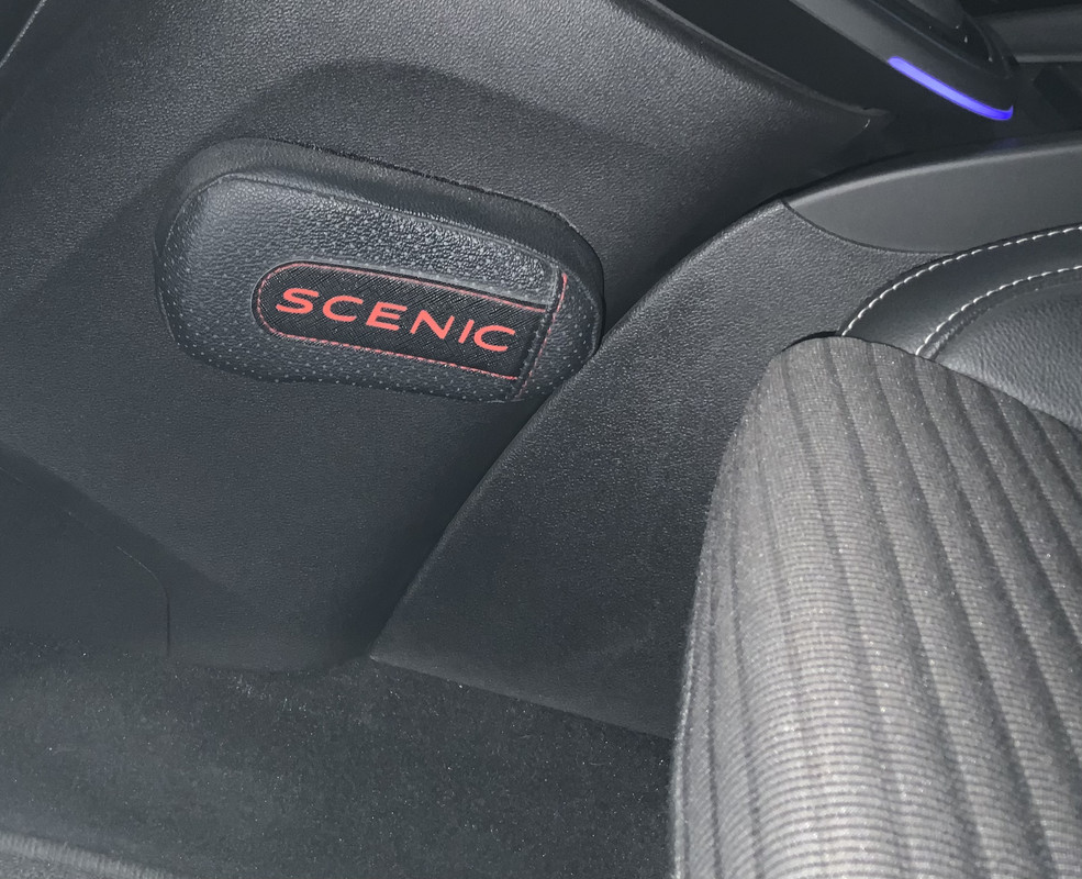 B2E4DE33-1299-4FB1-9EBF-6DC656EB9318