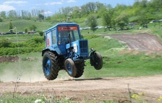 Smesne slike - Page 18 Tractors_fails_20