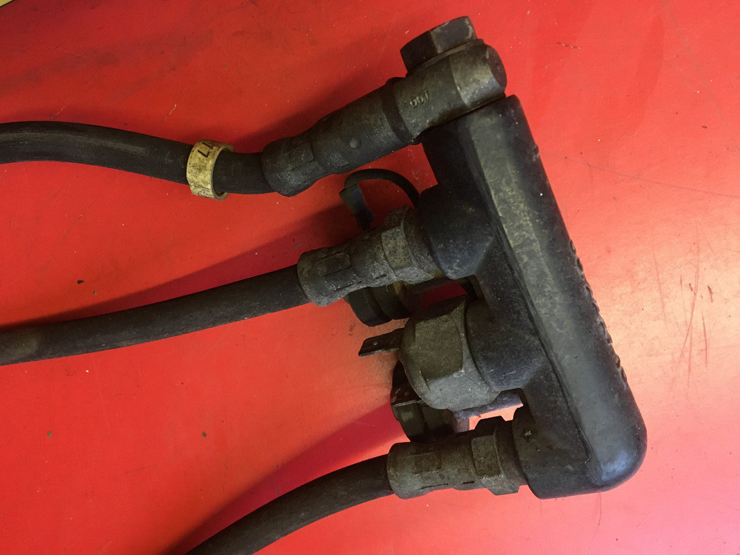 C64006F3-1E81-446E-8D7F-B89261303872