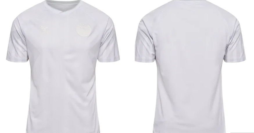 camiseta alternativa dinamarca