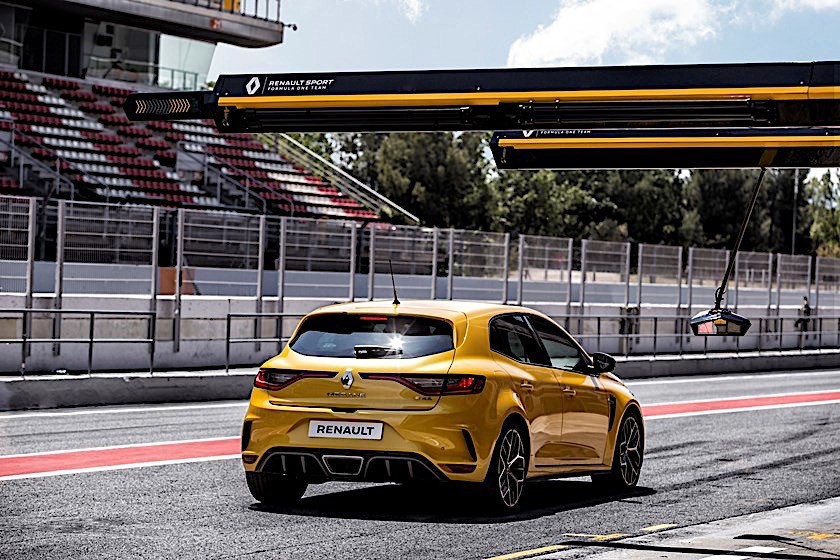 2019 Renault Megane RS Trophy (14)