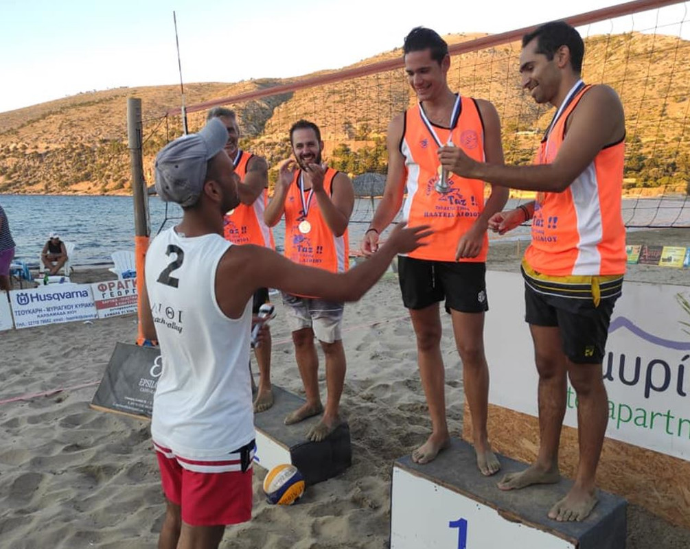 ΝΙΚΗΤΕΣ ΣΤΟ ΤΟΥΡΝΟΥΑ BEACH VOLLEY TO ΖΕΥΓΑΡΙ ΚΥΤΡΙΛΑΚΗ - ΣΤΕΙΡΟΥ