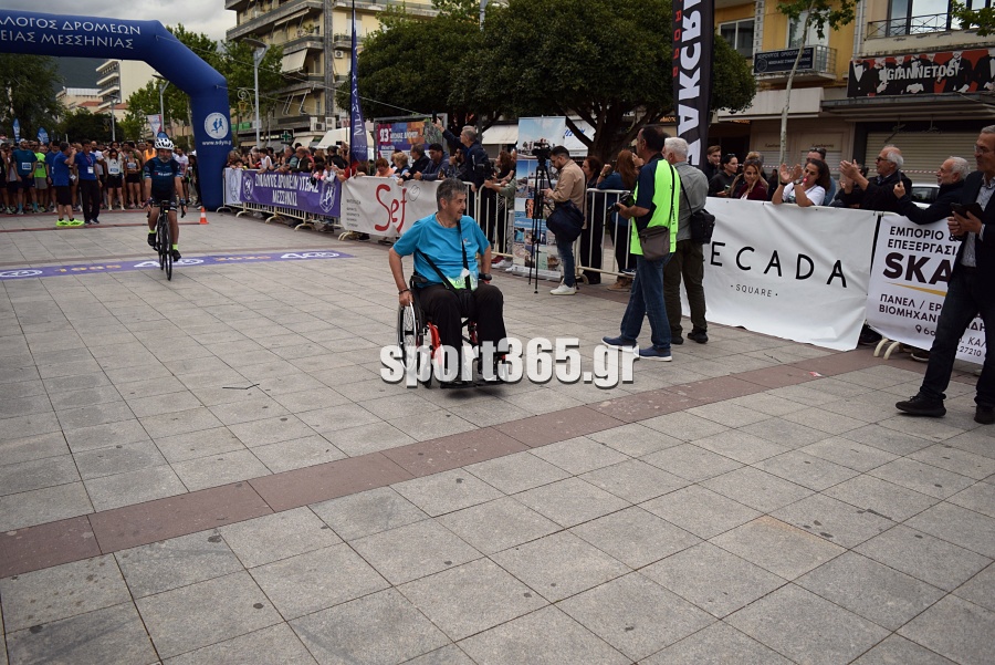 , 23&omicron;&sigmaf; &Alpha;&gamma;ώ&nu;&alpha;&sigmaf; &Delta;&rho;ό&mu;&omicron;&upsilon; &Kappa;&alpha;&lambda;&alpha;&mu;ά&tau;&alpha;&sigmaf;: &Mu;&iota;&alpha; &pi;&omicron;&lambda;ύ&chi;&rho;&omega;&mu;&eta; &gamma;&iota;&omicron;&rho;&tau;ή &alpha;&theta;&lambda;&eta;&tau;&iota;&sigma;&mu;&omicron;ύ &mu;&epsilon; &pi;&rho;&omega;&tau;&iota;έ&sigmaf; &Mu;&pi;&omicron;&upsilon;&rho;ί&kappa;&alpha; &kappa;&alpha;&iota; &Zeta;&omicron;&sigma;&kappa;ί&nu; (&phi;&omega;&tau;&omicron;&gamma;&rho;&alpha;&phi;ί&epsilon;&sigmaf; &kappa;&alpha;&iota; &beta;ί&nu;&tau;&epsilon;&omicron;)