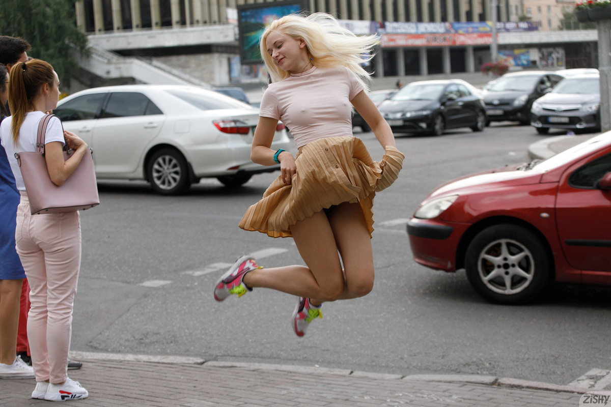 full_005_42322212082231