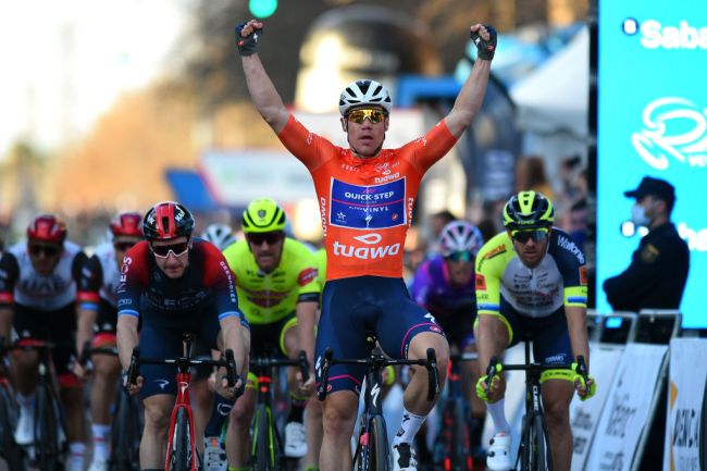 Fabio Jakobsen vince a Valencia (foto: Getty Images)