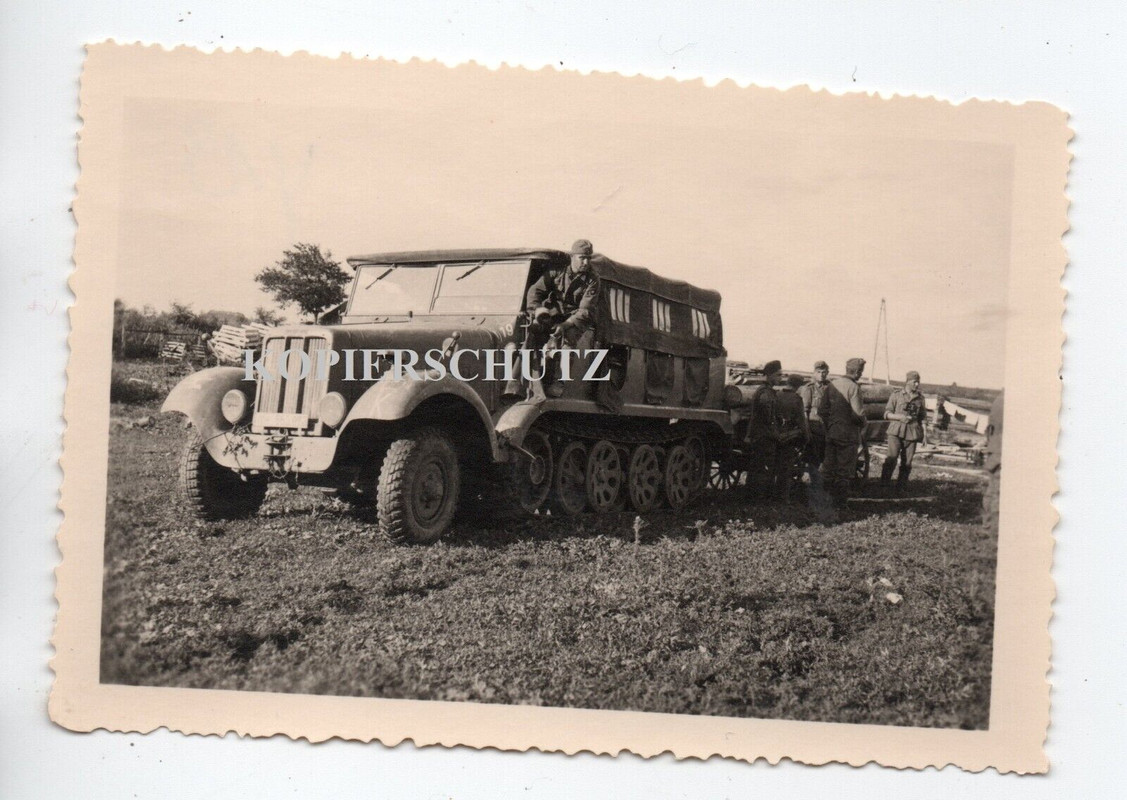 Russland Vorm. SDkfz LKW Halbkette Emblem Anhänger Soldat Fernglas Optik