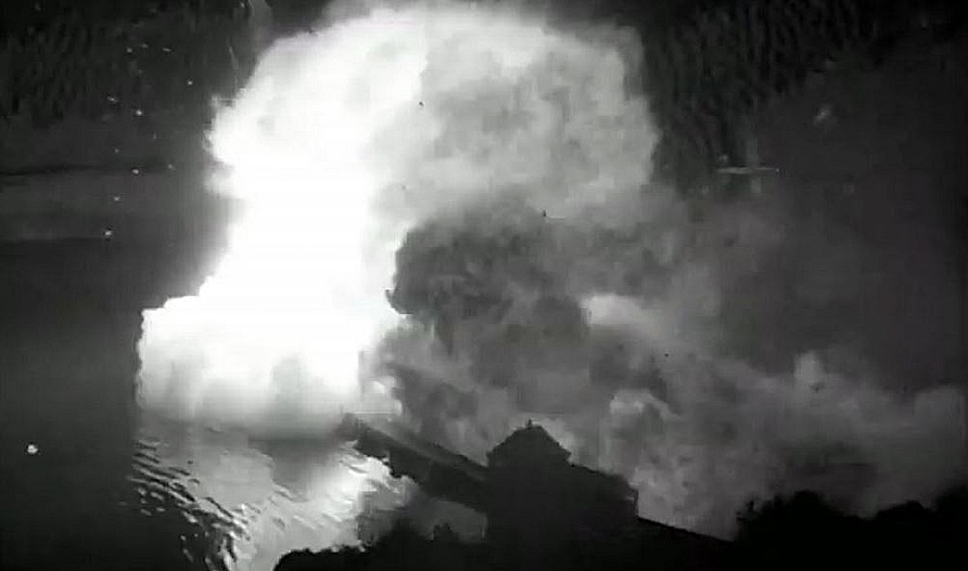 ROBERT-SHAW-DAM-BUSTERS-2-FOTOR.jpg