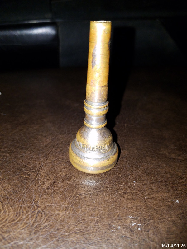ITEM 7 Bach New York CORNET 7C (3)