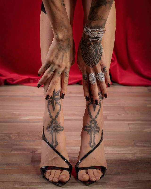 Ema-Stokholma-Feet-7729467