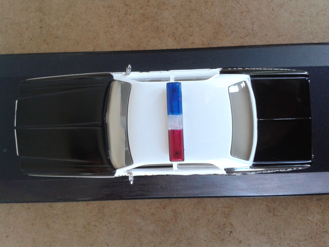 1977 Dodge Mónaco Mk IV Sedan 4 Puertas “Policía de San Francisco” (Universal Hobbies - DelPrado) (1