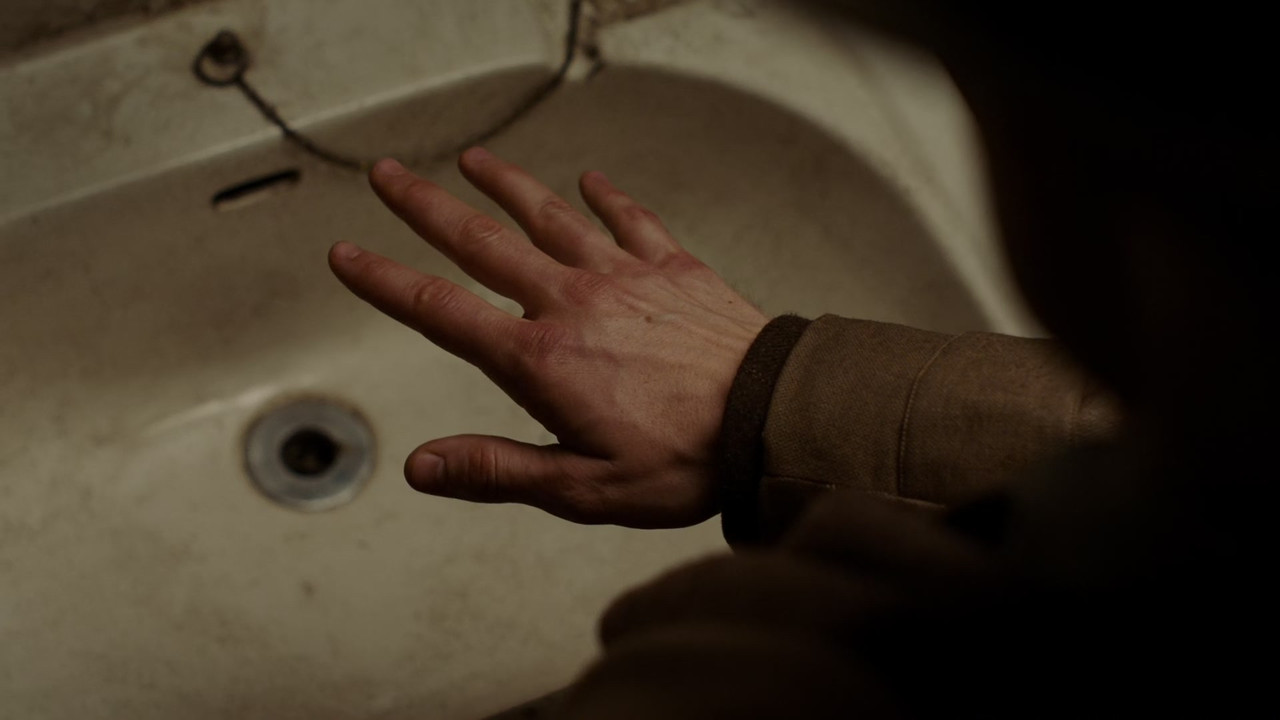 Babylon Berlin (2017) - S01E01 - Episode 1 (1080p NF WEB-DL x265