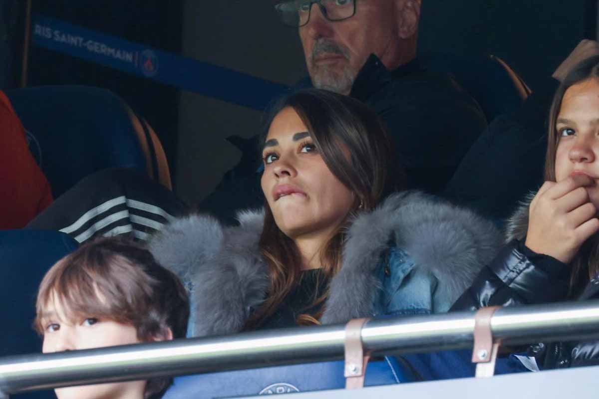 Gestos de Antonela Roccuzzo por abucheos contra Messi tras eliminación