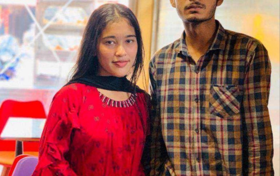 Bangladeshi Couple Blowjob and Fucking With Boyfriend Videos
