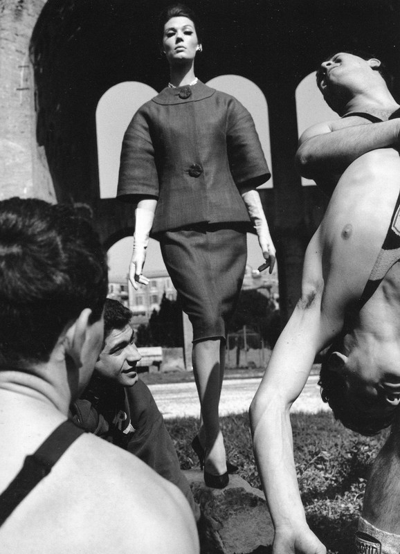 1961_fashion_simone_d_aillencourt_1960_simonetta