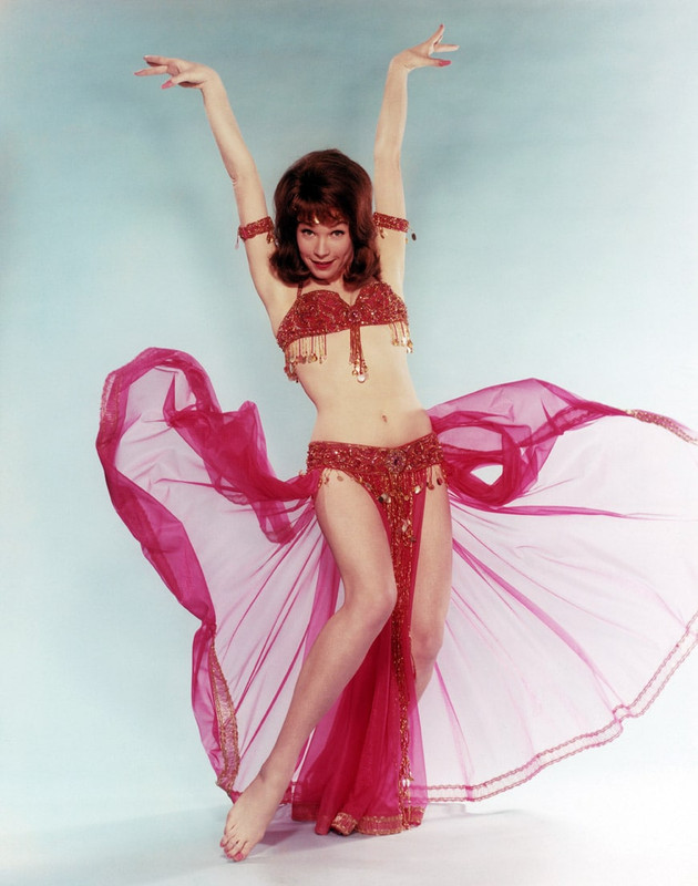 Shirley_MacLaine_c37