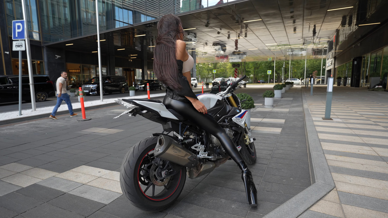 untitled supermolly girlwatchng