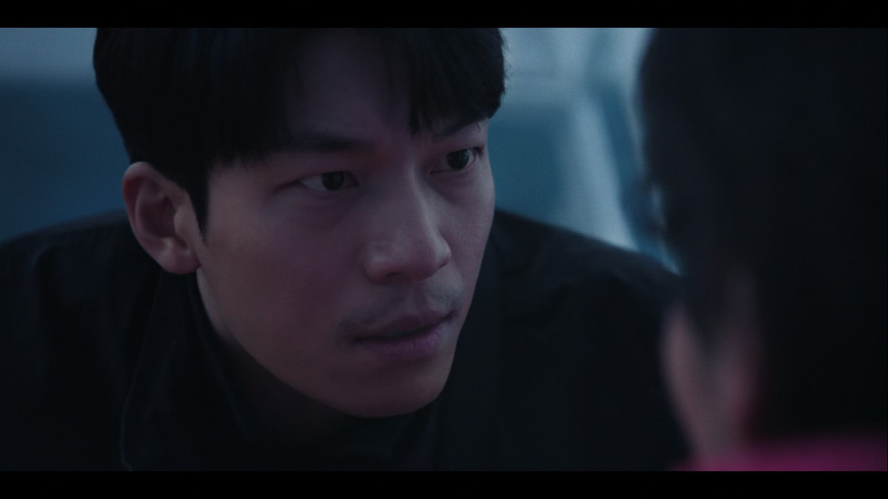 VS--Netflix-SquidGameE6HumansAre-1’06”