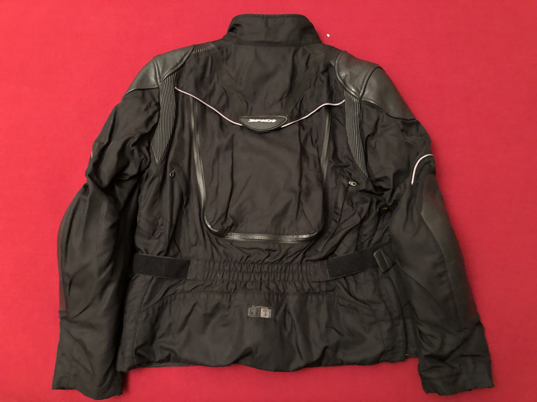 9C24DED5-8DFC-4548-AB65-9696C1F930DE