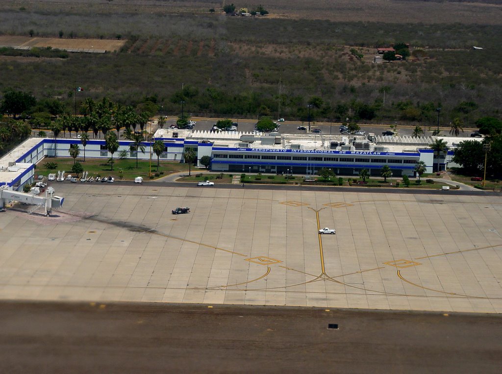 Aeropuerto-Internacional-de-Mazatl-n.jpg