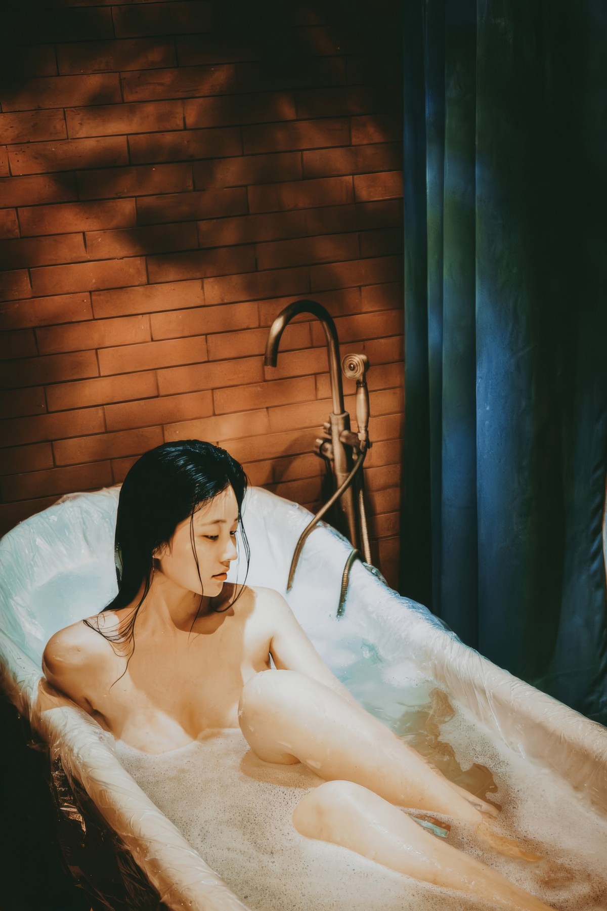 年年nnian 潜蓝写真 水下风格少女图集插图1