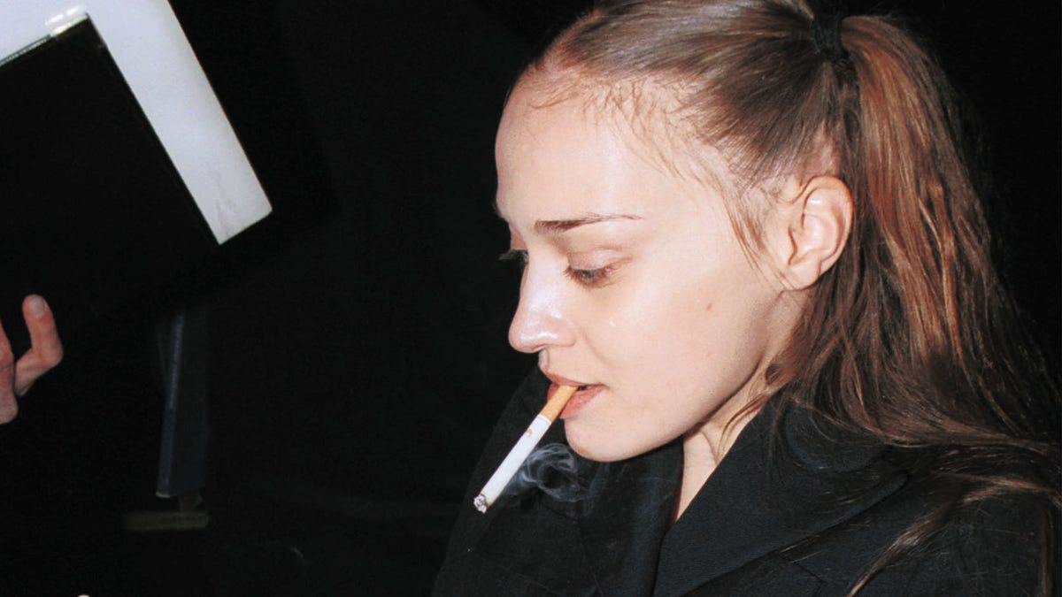 Fiona Apple 2024 dating, net worth, tattoos, smoking & body