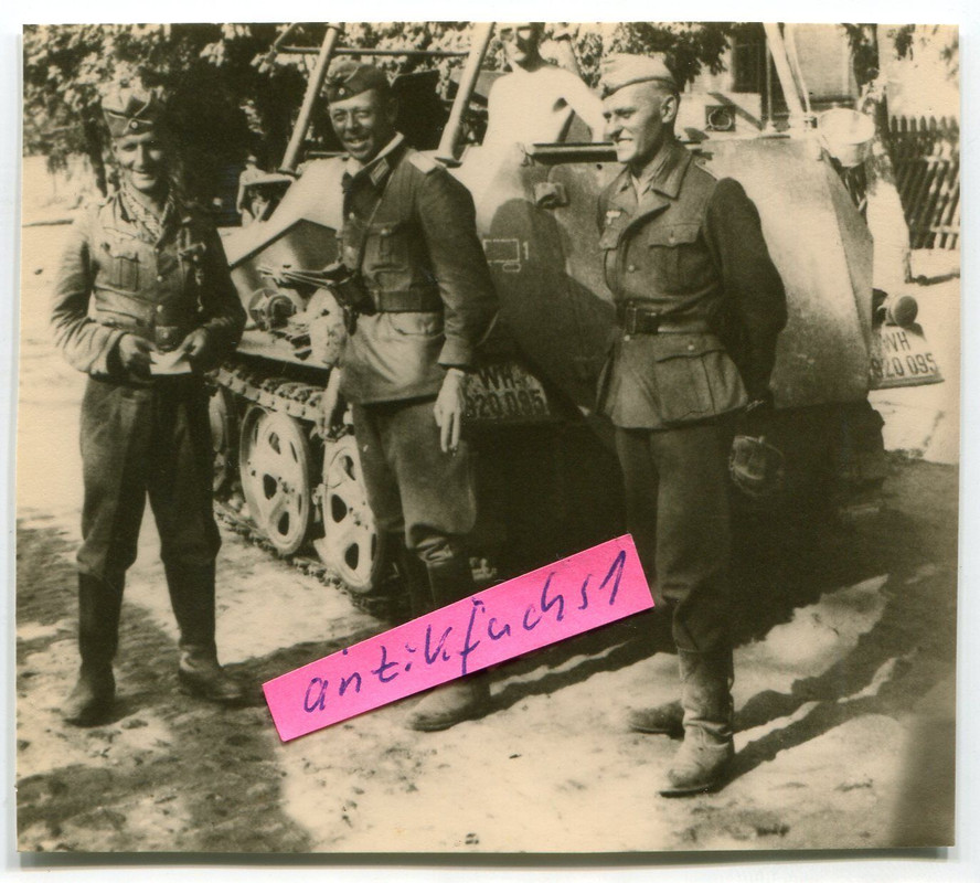 Schützen-Panzer WH-820085 mit taktischem Zeichen