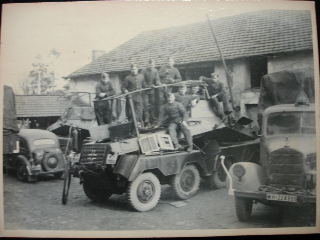 PHOTO - SdKfz 232 Schwerer Panzerspähwagen