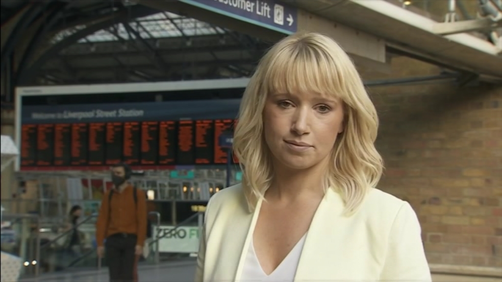 BBC London News_20210816_18301900.ts_snapshot_10.41.318