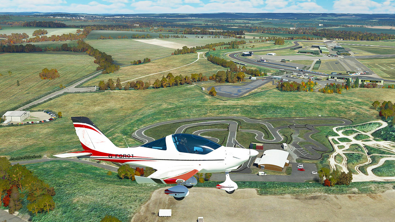 Thruxton-Aerodrome-EGHO-3.jpg
