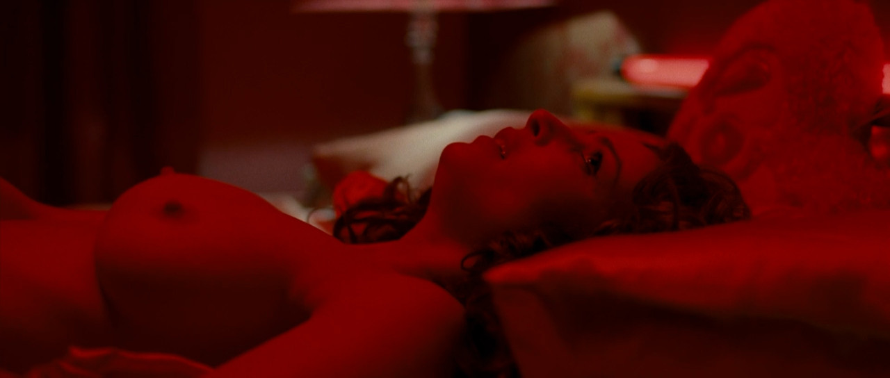 Violante.Placido_The.American.00_01_37_19.Still009