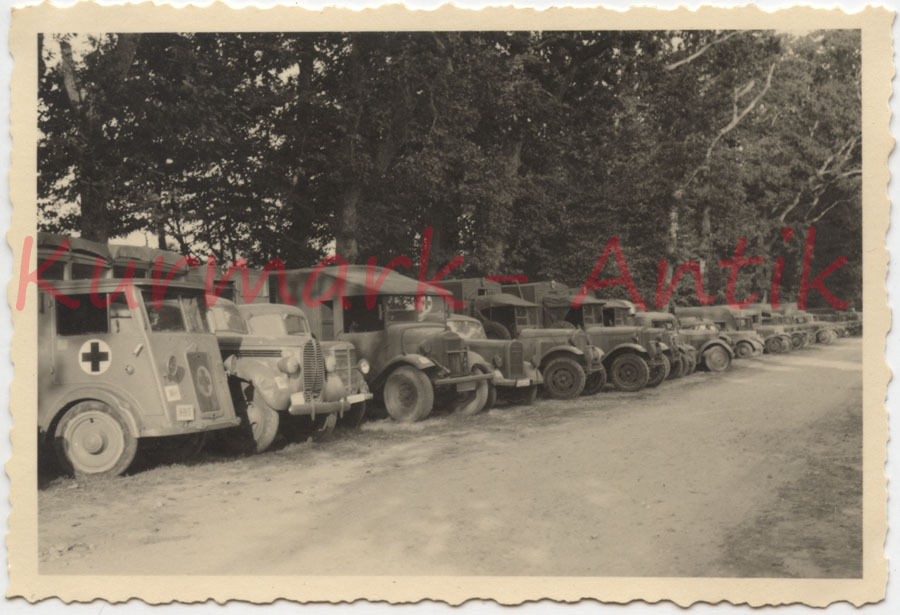 Frankreich Château de Sotteville Normandie LKW